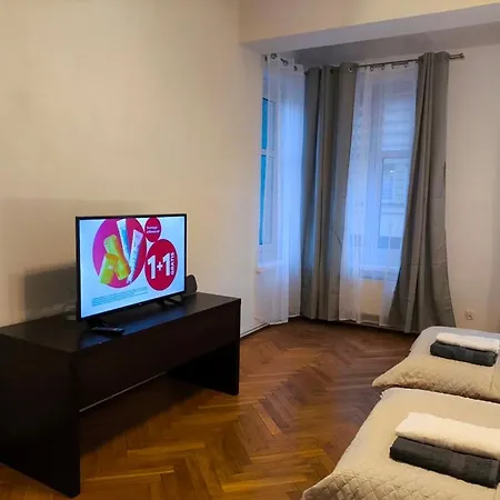 Wroclove Wszedzie Spacerkiem Apartment *